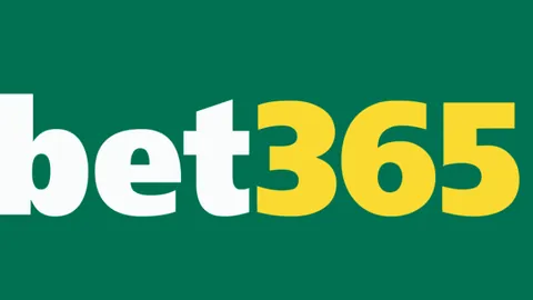 “拉什福德足总杯梅开二度，维拉3-0横扫对手，挺进四强风头无两！”